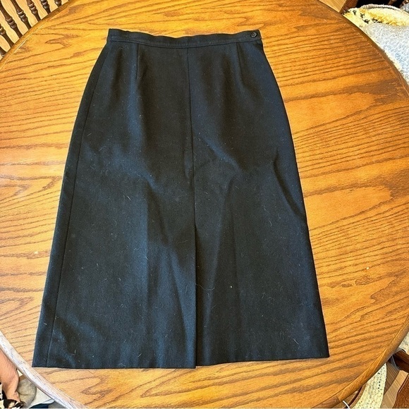 Pendleton Dresses & Skirts - Pendleton 100% Wool Size 10 Pencil Skirt